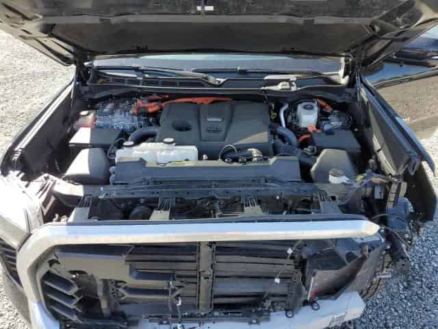2022 Toyota Tundra Crewmax Limited Background